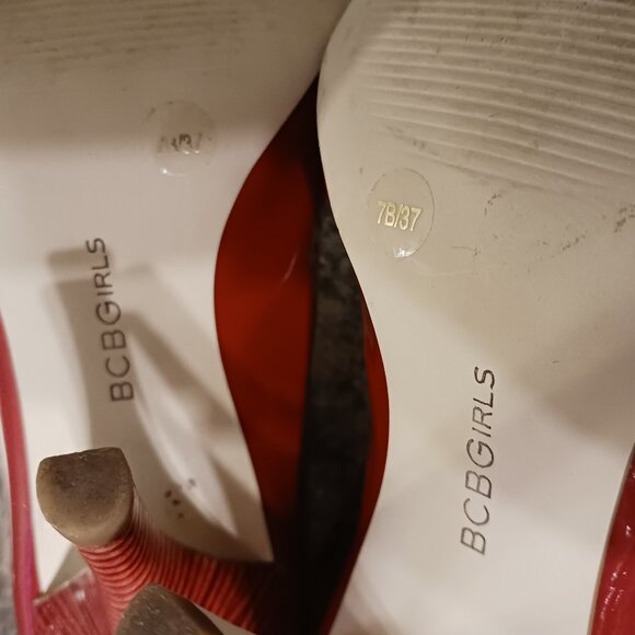 BCBGirls BG- Monde Salsa Red Patent Leather Pointed Toe Pump Heels Size 7B - Picture 10 of 12